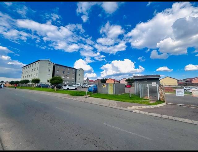 2 BEDROOM PROPERTY TO RENT IN FLEURHOF